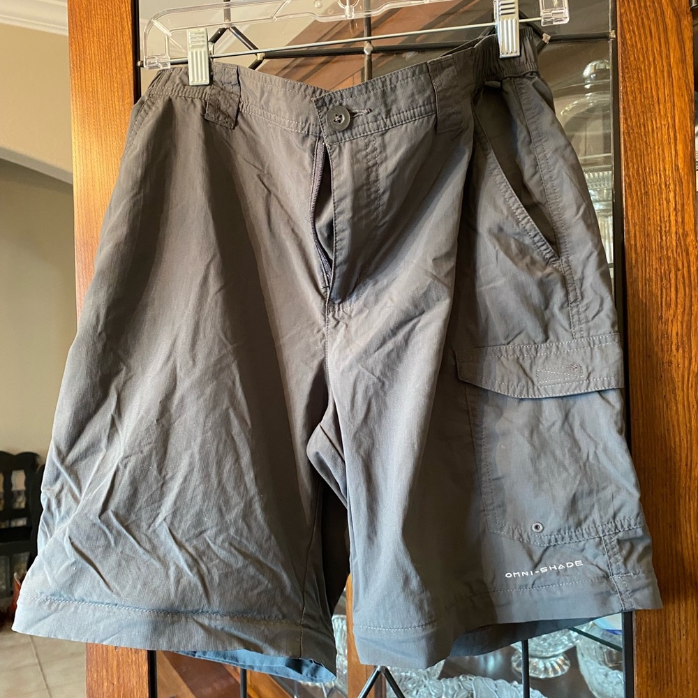 Columbia PFG fishing shorts 32 waist. Grey, super comfy, hardly worn.breathable